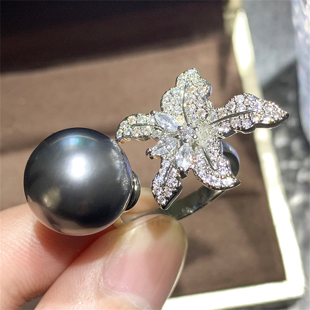 Oceanic Charm Ring - Pearlescent Sea Star Adornment 2861