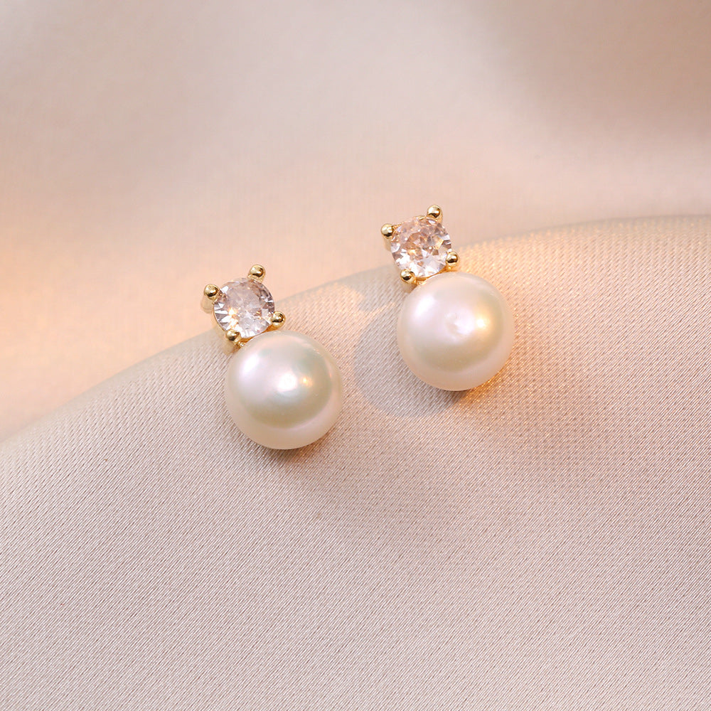 Refined Pearl and Diamond Earrings 2902 White